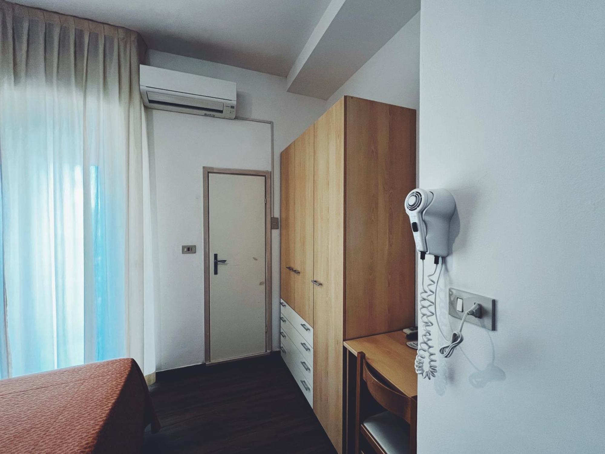 Hotel Ramona Rimini Extérieur photo