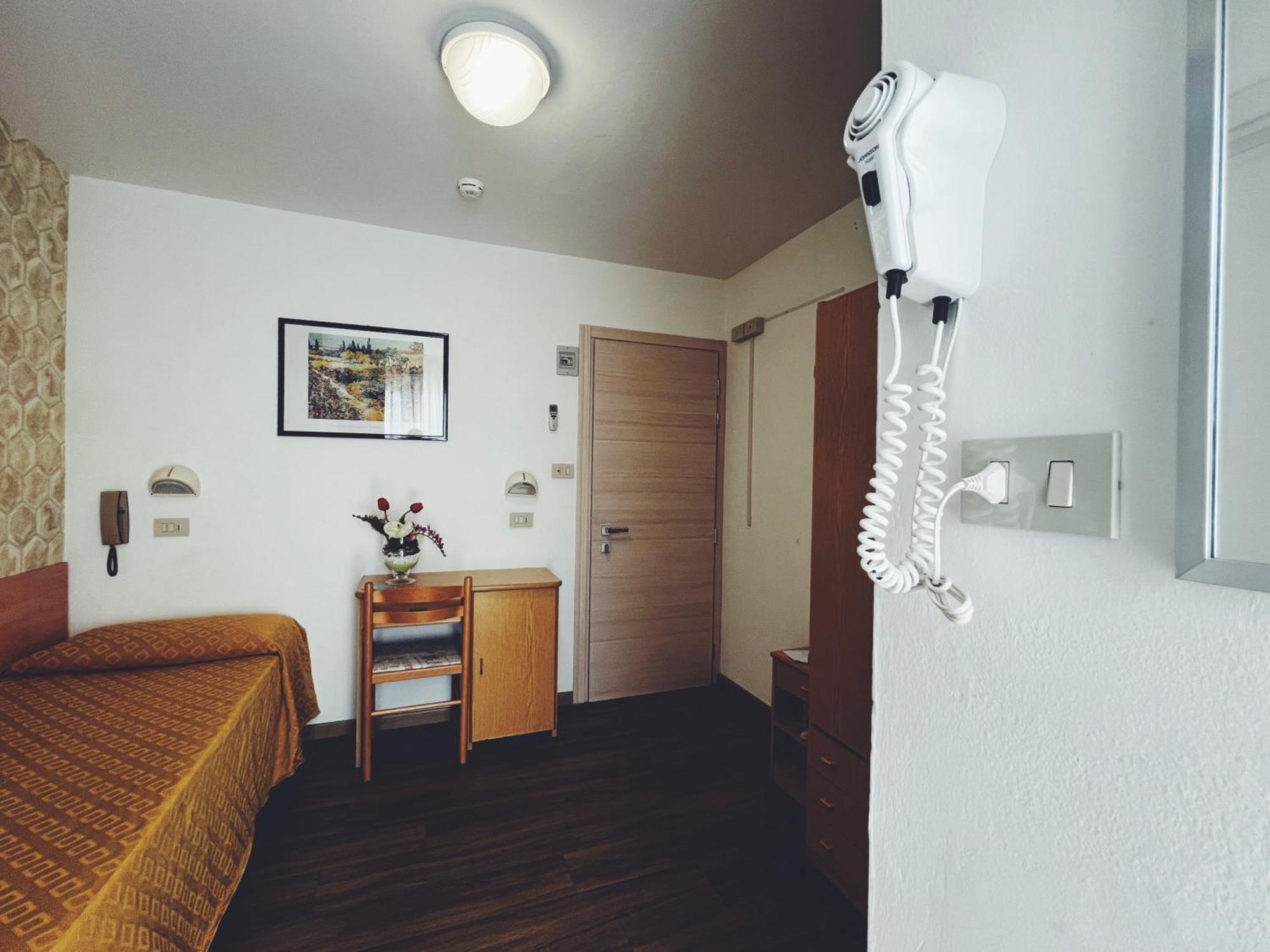 Hotel Ramona Rimini Extérieur photo
