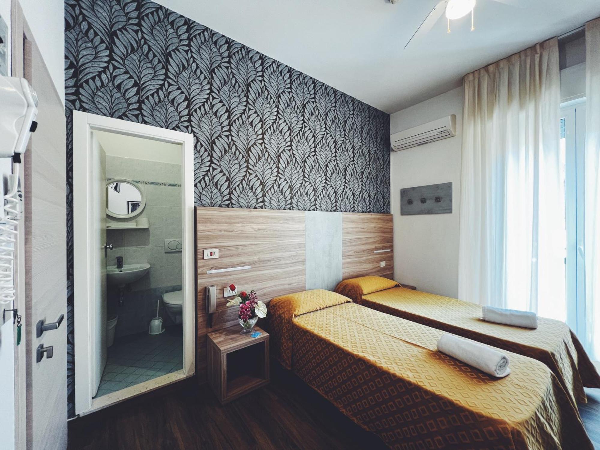 Hotel Ramona Rimini Extérieur photo